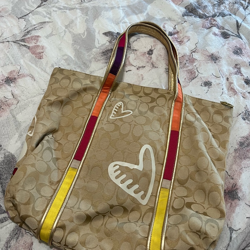 Coach - Picture 5 of 11
